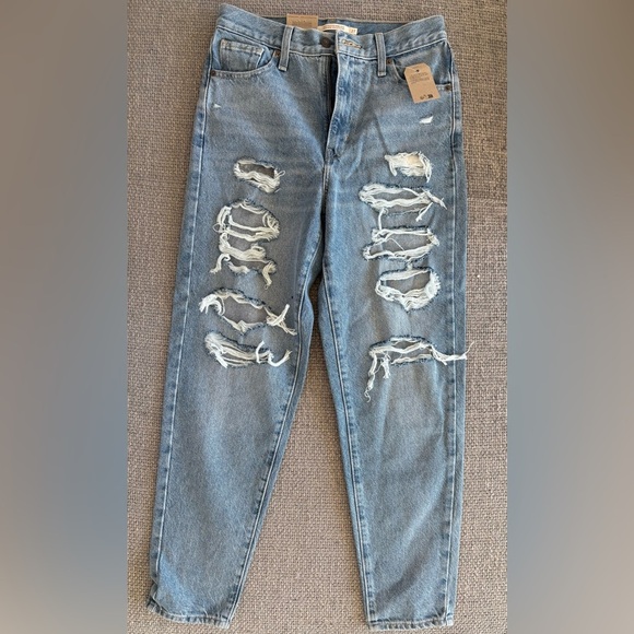Levi’s High-Waisted Mom Jean – Size 27 - Picture 1 of 10